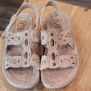 Earth Spirit Light Tan Sandals